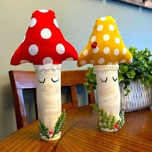 New Handcrafted Crafting Cotton Spun Mushroom Handpainted